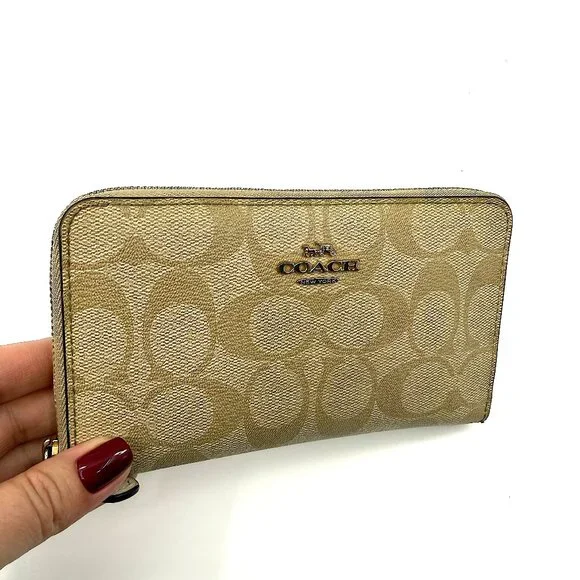 Coach Medium Id Zip Wallet In Signature Canvas - Picture 3 of 4